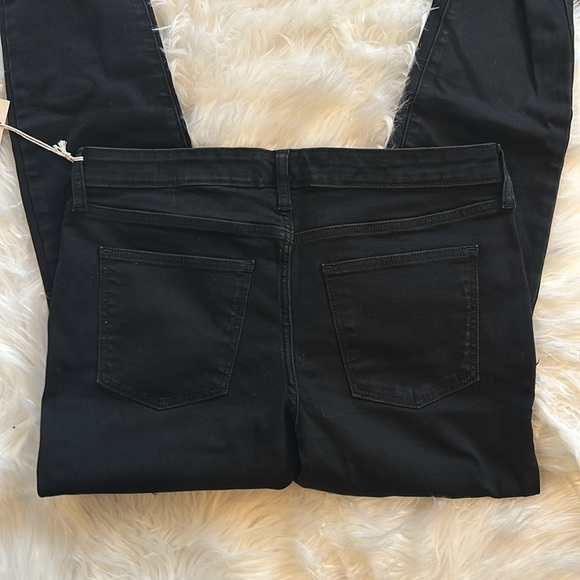 ⭐️NWT Women's Distressed Jeans - Picture 4 of 7